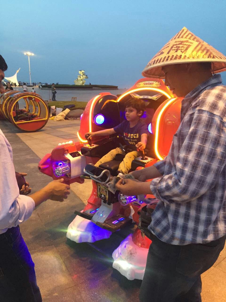 太空戰(zhàn)車機(jī)器人定制