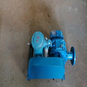 章丘高壓羅茨鼓風(fēng)機(jī)、羅茨鼓風(fēng)機(jī)廠家價(jià)格-鑫垚鼓風(fēng)機(jī)